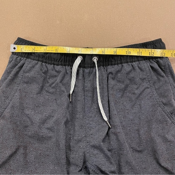 Vuori Men’s Kore Shorts Lined 7” Inseam Charcoal Grey Size Small - Picture 9 of 10